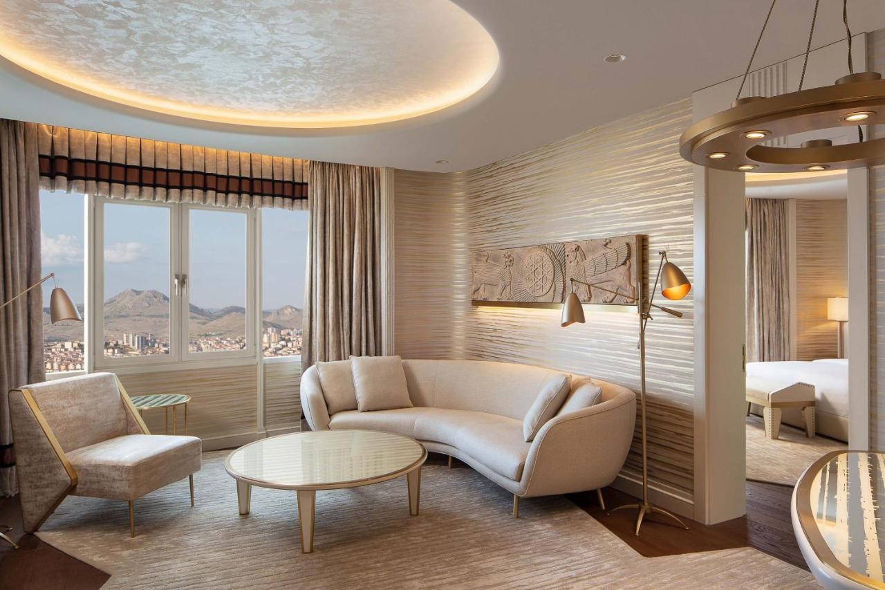 Sheraton & Convention Center מלון 5*
