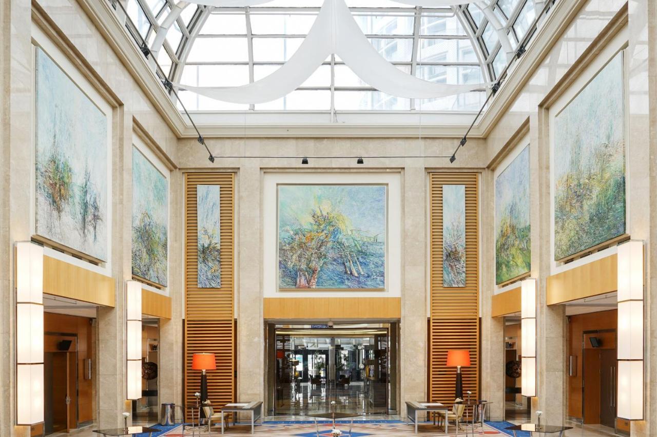 Sheraton & Convention Center מלון
