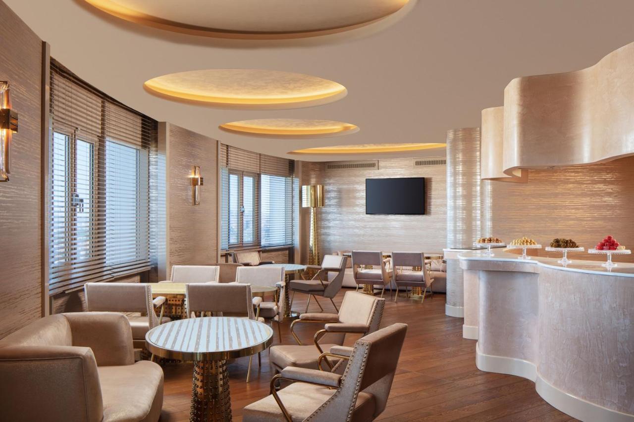 Sheraton & Convention Center מלון 5*
